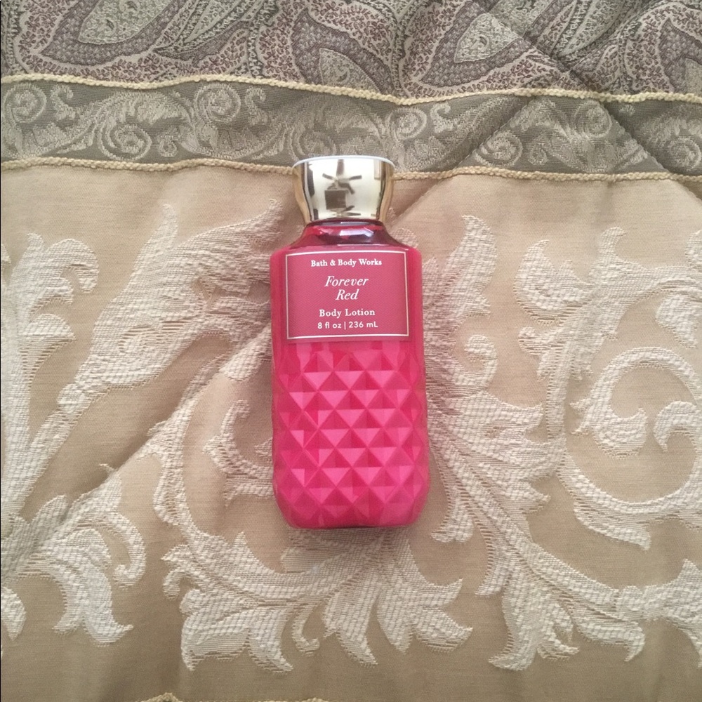 Bath & body works forever red